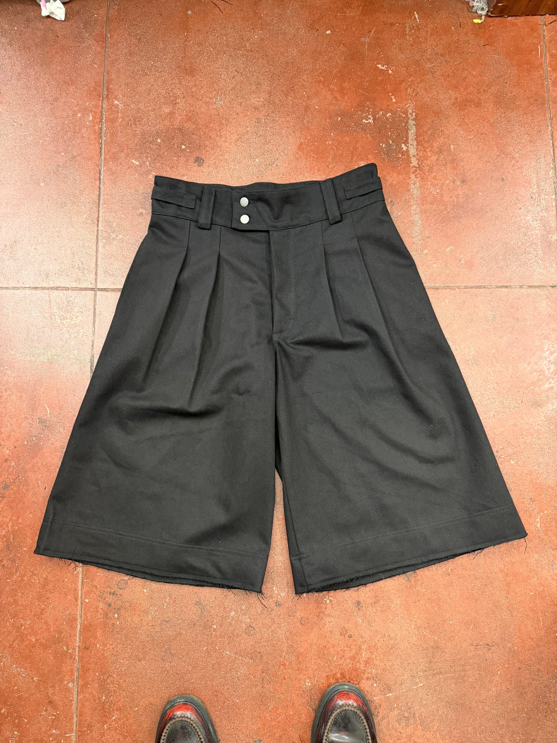 RESIDENT SHORTS